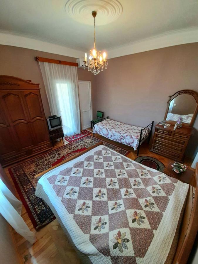 מלון באטומי Kemeni Garden מראה חיצוני תמונה